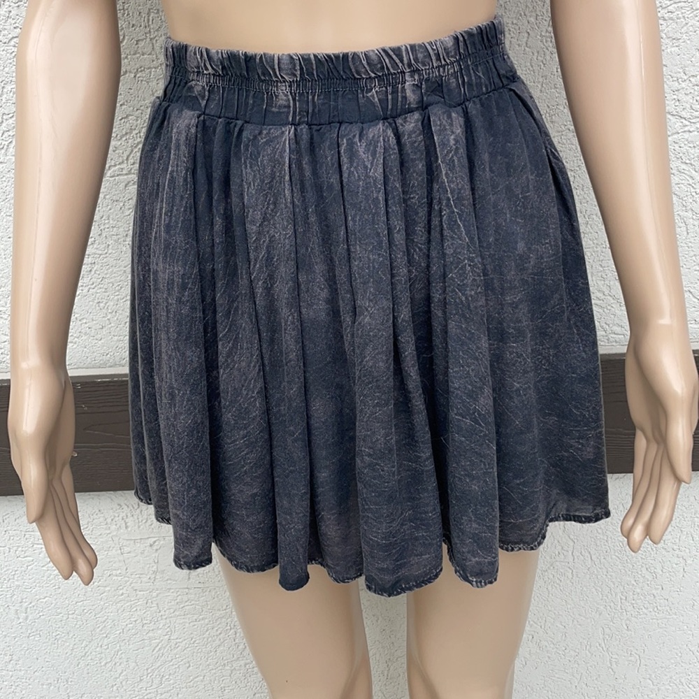Brandy Melville Skater Skirt Gray